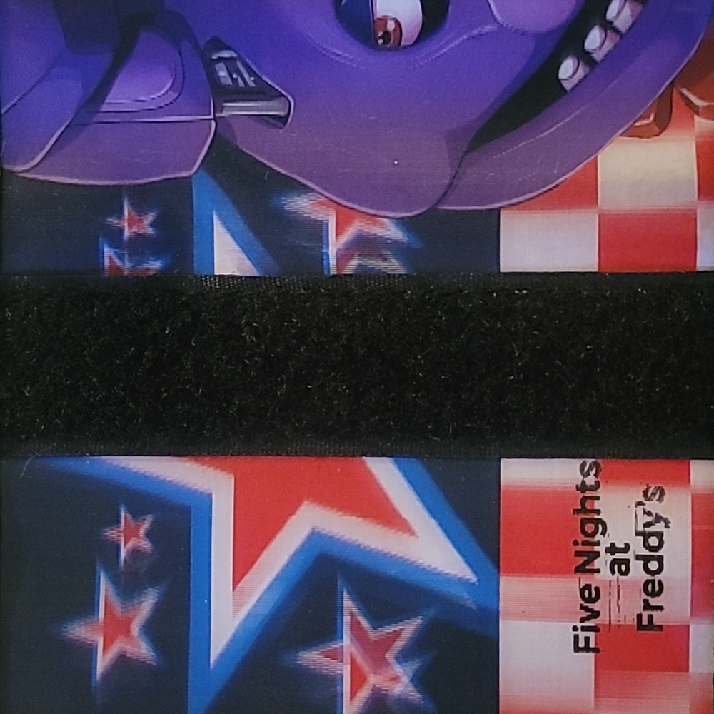 ** Mint Condition 2018 Holographic Five Nights at Freddy's Wallet